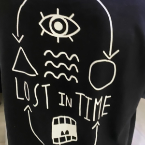 Detalle de camiseta de Lost In Time, de Pol Barbero